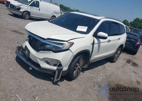 2016 Honda Pilot Touring z USA, uszkodzony, nr VIN 5FNYF6H92GB053298